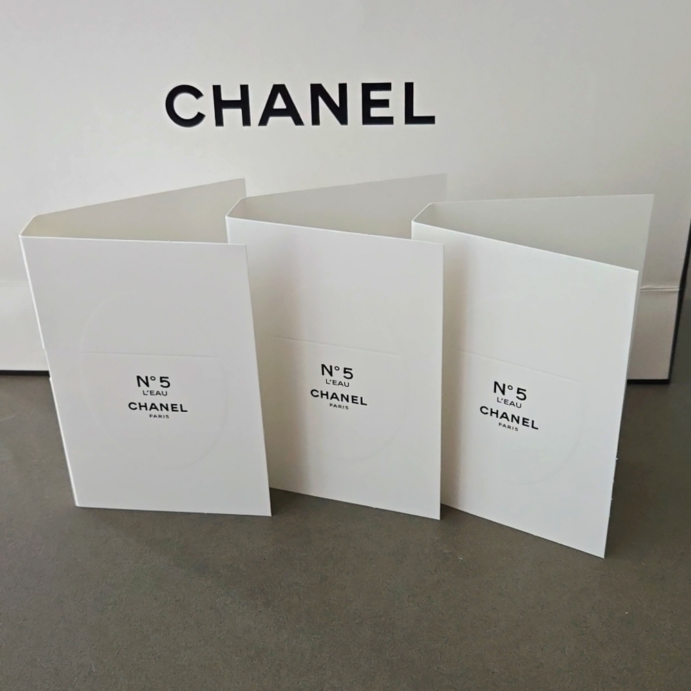 Brand New CHANEL N°5 L'eau limited edition 3x sample pack very hard to find